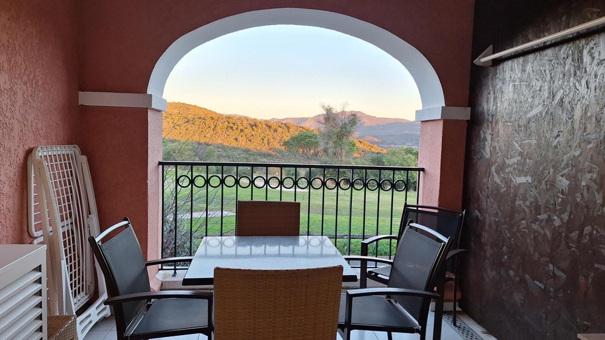 Apartment Cap Esterel 4 Pers Equipe, Belle Vue Golf, Centre Village Pierre & , Parking Inclu Et 5 Piscines Acces Gratuit, Clim, Wifi, Tv, Lave-vaisselle Et Lave-linge,four, Plancha *
