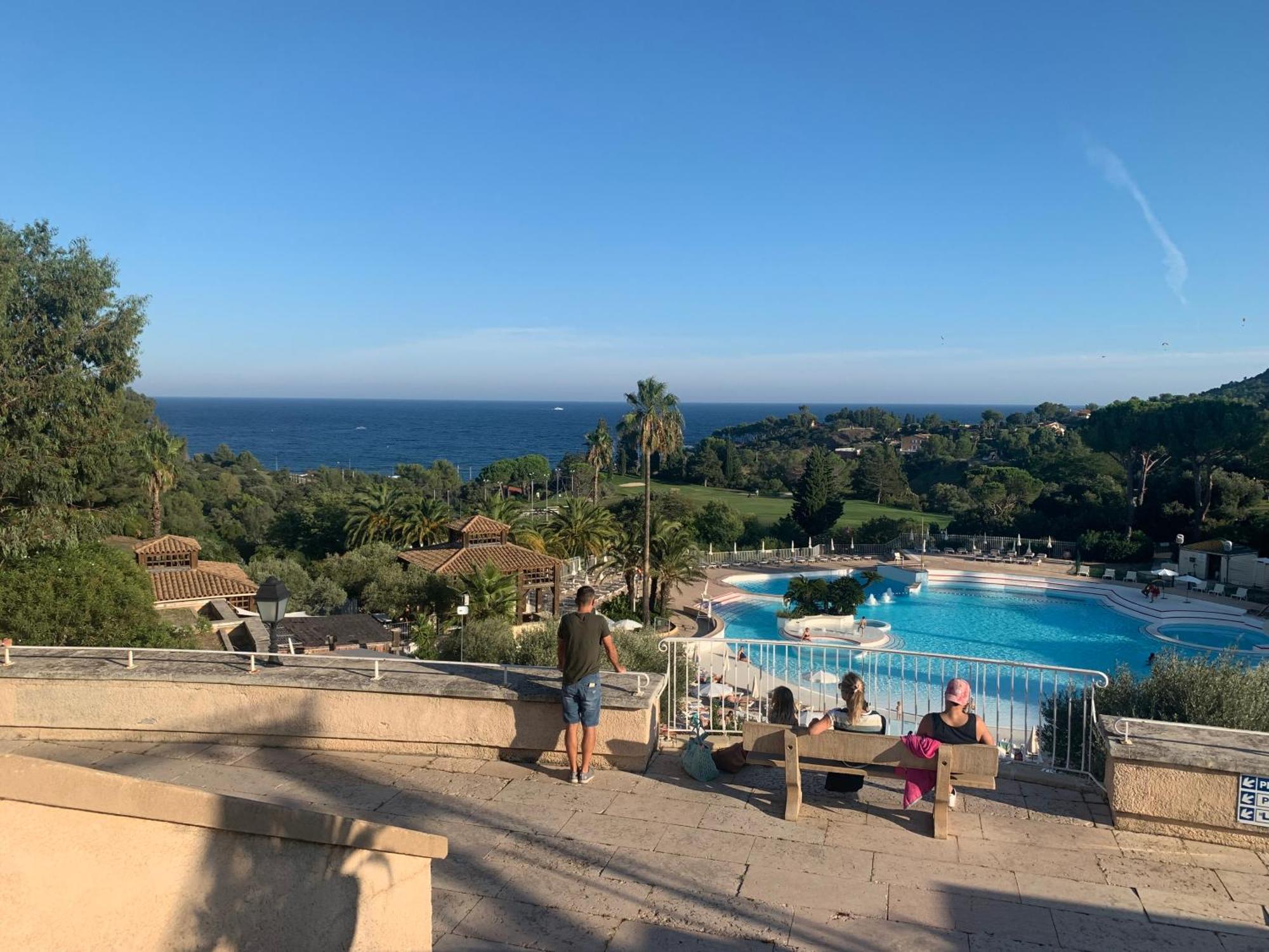 Cap Esterel 4 Pers Equipe, Belle Vue Golf, Centre Village Pierre & , Parking Inclu Et 5 Piscines Acces Gratuit, Clim, Wifi, Tv, Lave-vaisselle Et Lave-linge,four, Plancha